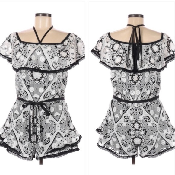 ALEXIS White Guipre Floral Lace Black Ribbon Flutter Off The Shoulder Romper M - Picture 3 of 13